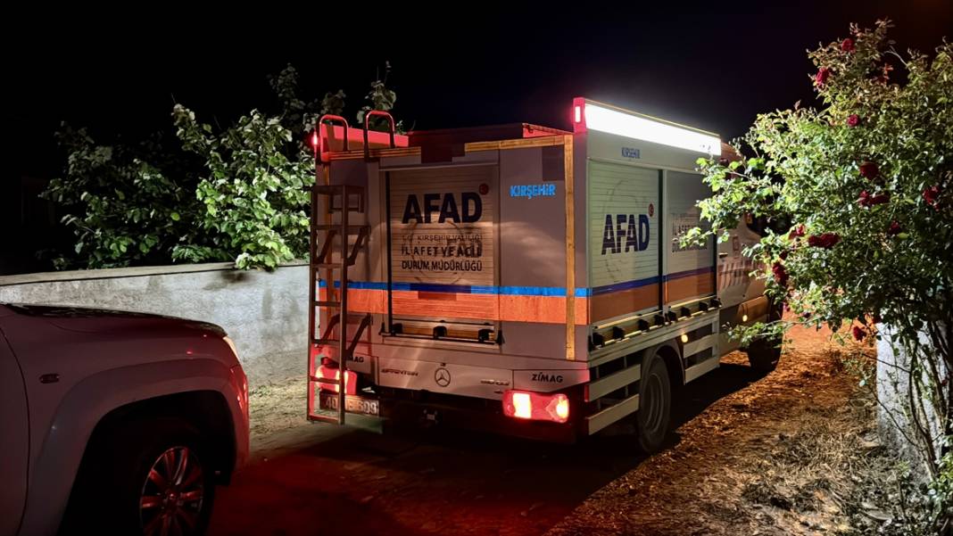 Sel felaketi yaşayan ilimizde 1 ev çöktü 9